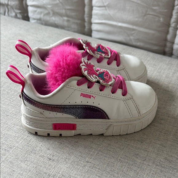Puma White and Pink Sneakers with Fur - Picture 4 of 9